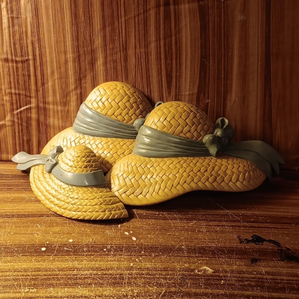 Vintage 1970s Burwood home Deco wall art bonnets